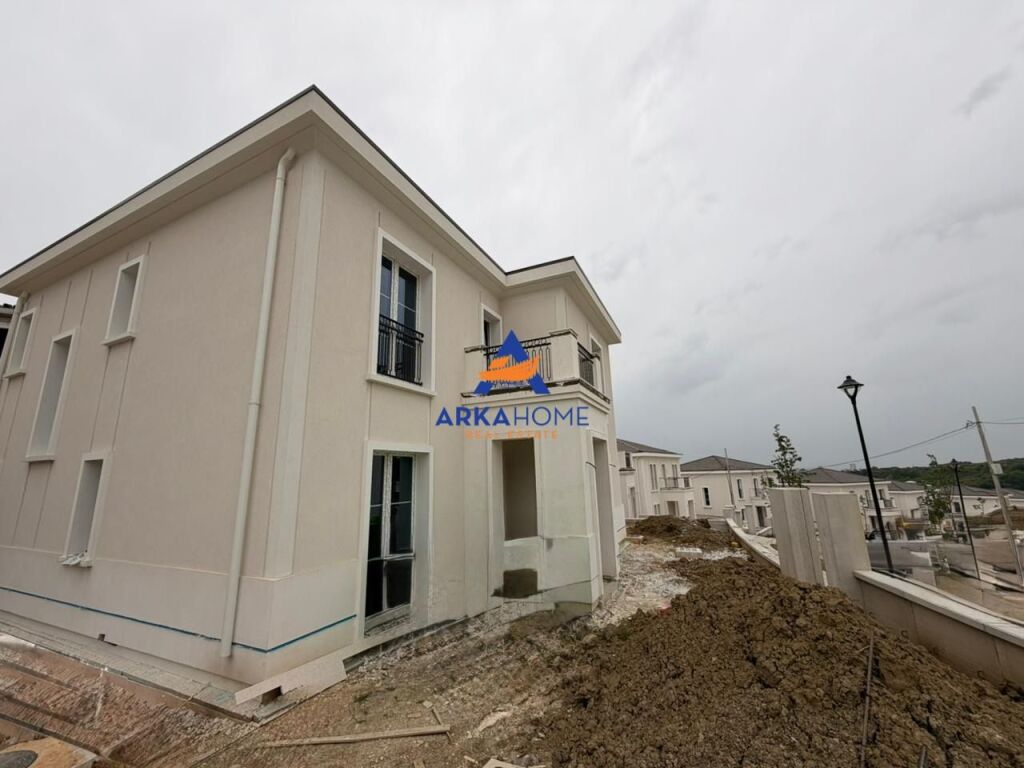 VILLA SUPER IN VENDITA "A ROLLING HILLS LAGO" 890.000 EURO