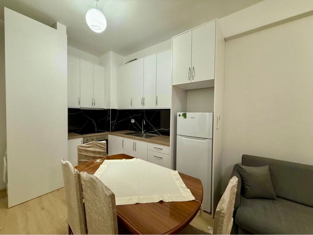 📣 QERA Apartament 1+1 📍 Razidenca Kadiu, Ali Dem 🛣️ Rruga "Pasho Hysa" ✨