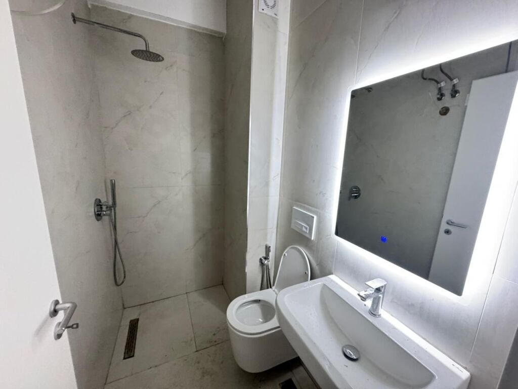 🏠 Jepet me qira apartament 1+1  📍 Adresa: Ali Demi, Kompleksi Kadiu💶 Çmimi: 40,000 lekë/muaj