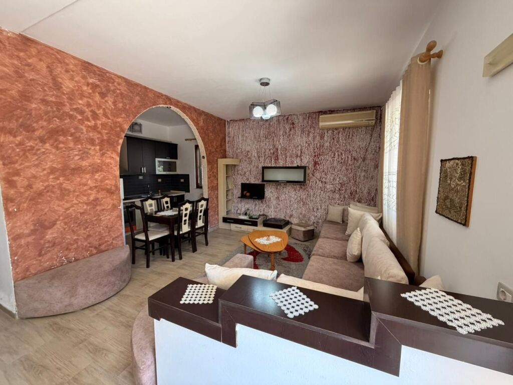 Rent, 1st Floor in Private House 2+1, Opposite Oroshi, Kenet, Durrës