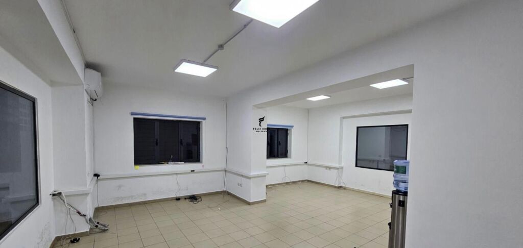 UFFICIO IN AFFITTO 140M2 PAZARI I RI 750 EURO FH-71915