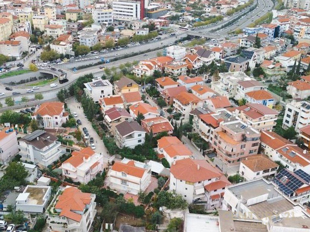 Vilë me qira për biznes tek Vilat e Selitës!