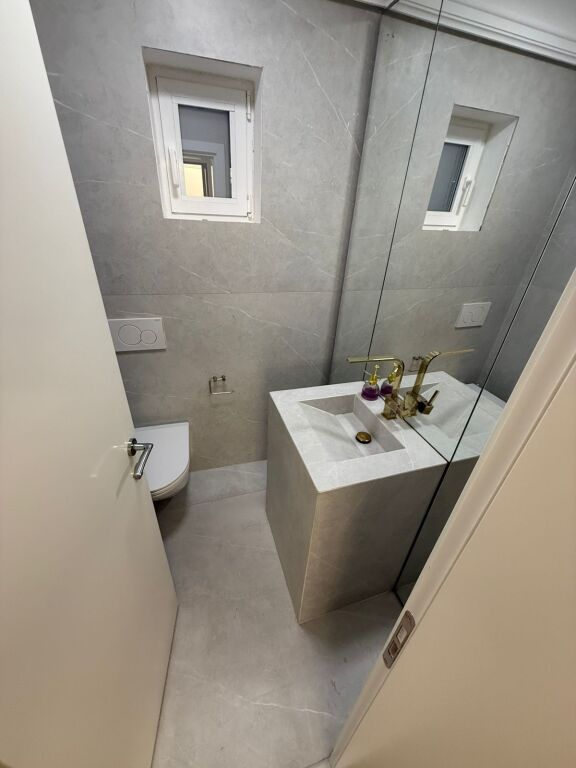 🏢✨ ME QIRA | ZYRË PREMIUM – ZOGU I ZI ✨🏢