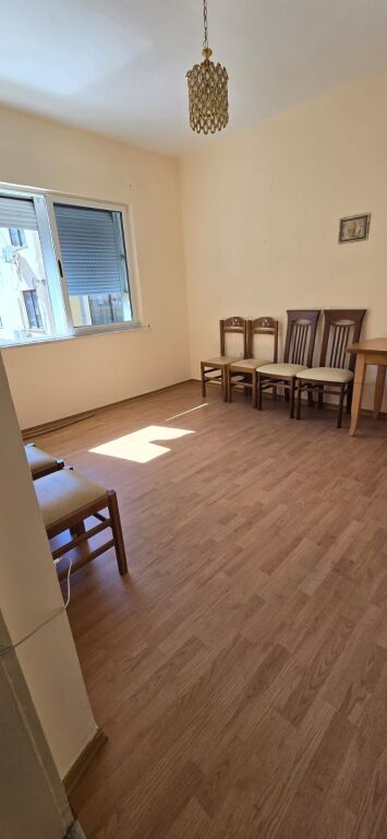 Shitet apartament 2+1 tr Myslym Shyri!