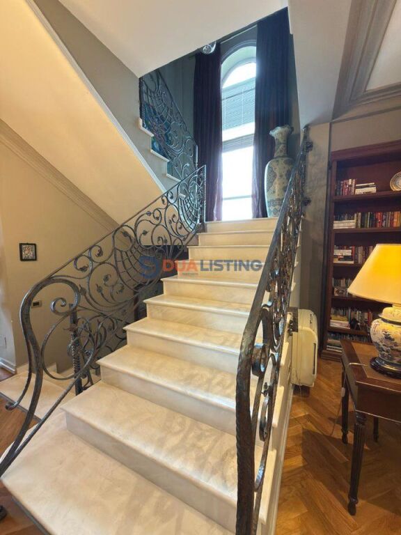 Villa Individuale Classica in Vendita!!