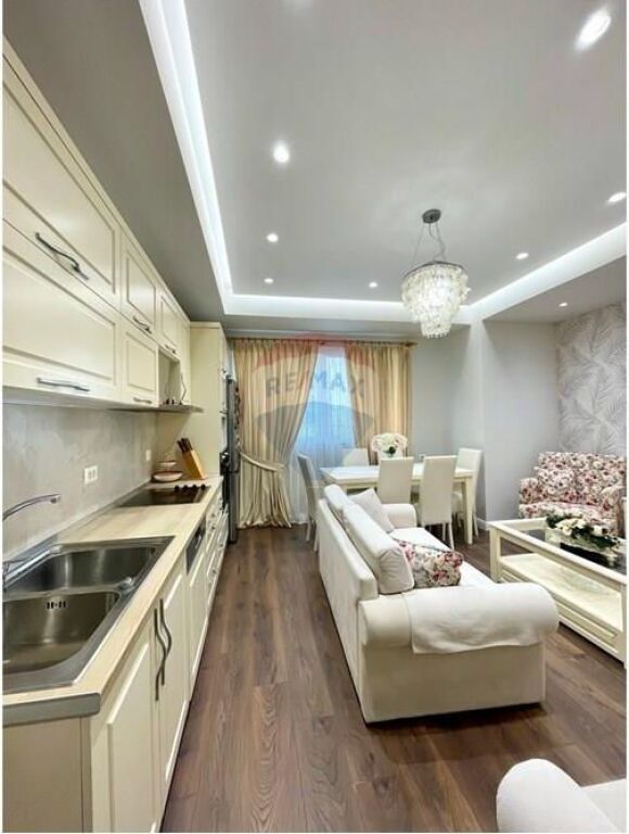 Apartament 2+1 me qera Rruga e Durresit