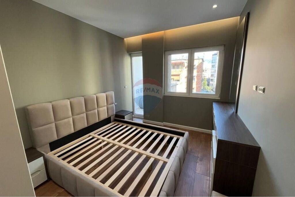 Shitet apartament 1+1 te Mine Peza, shume prane qendres se Tiranes!