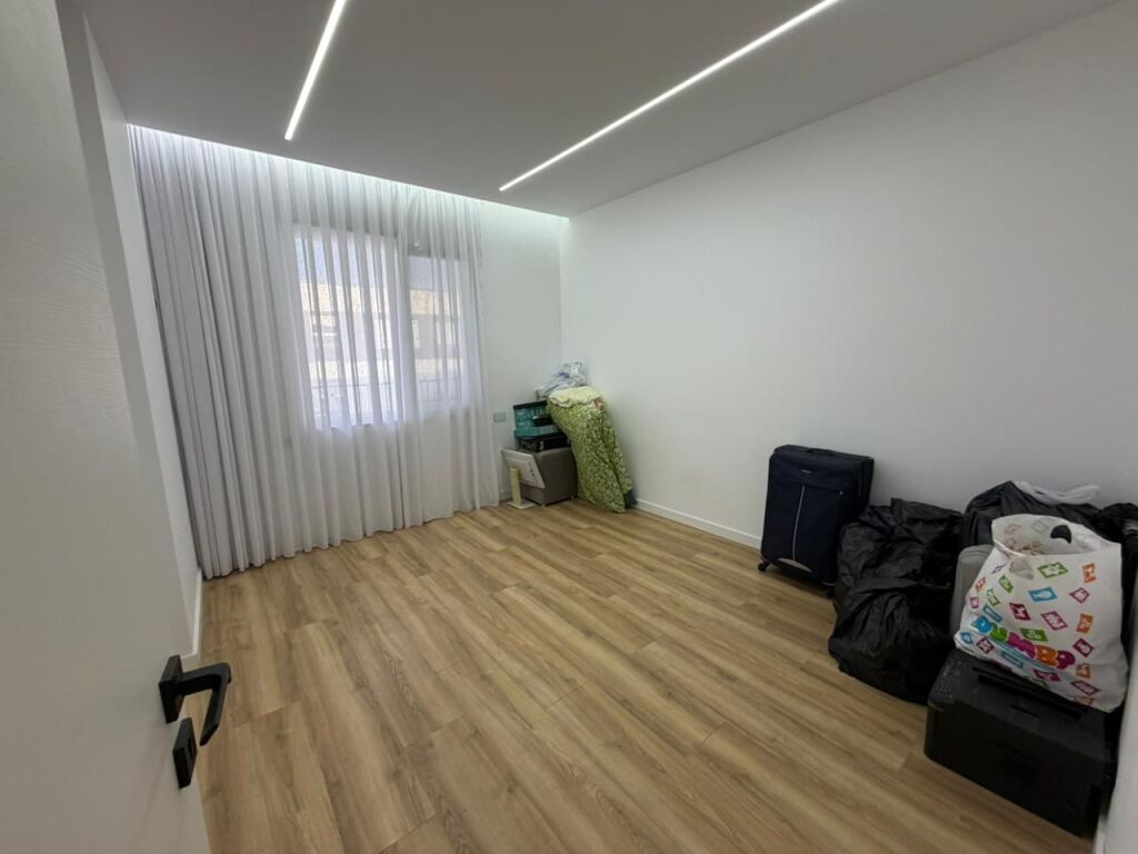 🏡 Shitet apartament 2+1 i mobiluar  📍 Univers City💰 145,000 €
