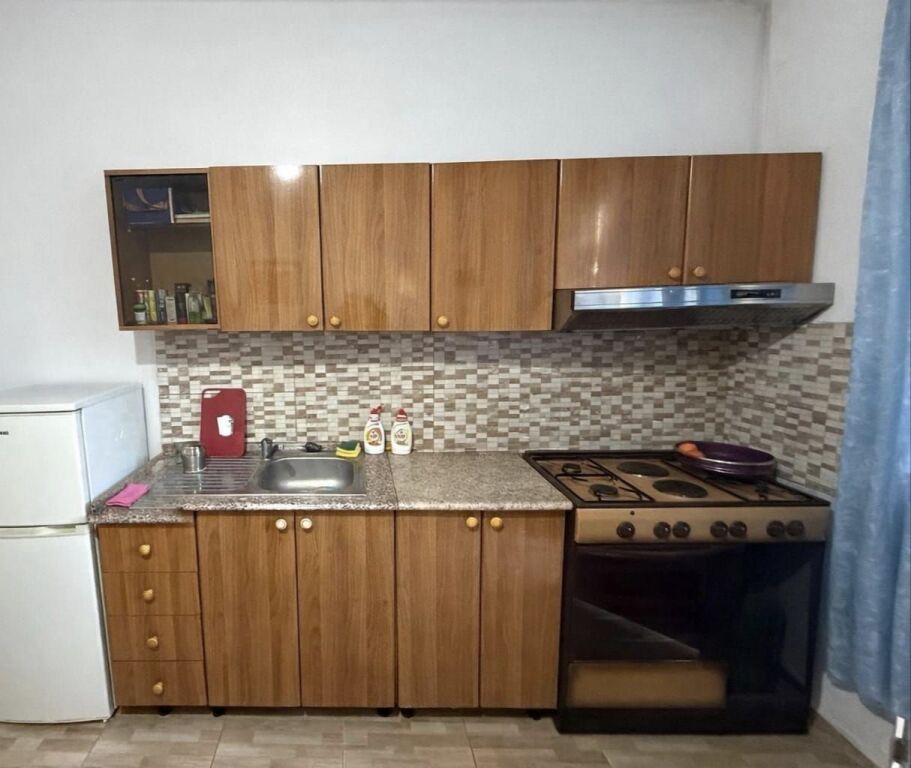 APARTAMENT 1+1. 35000 LEKE.ISH FUSHA E AVIACIONIT