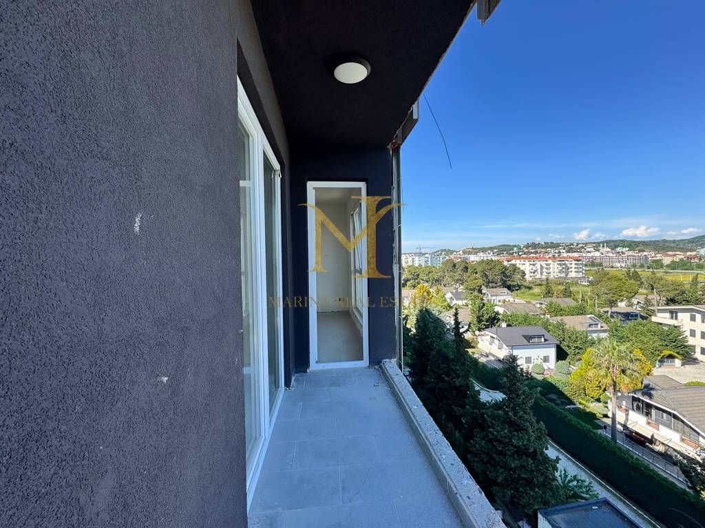 Shitet apartament në zonën Golem, tipologji 2+1. Pallati i ri, me pamje nga deti