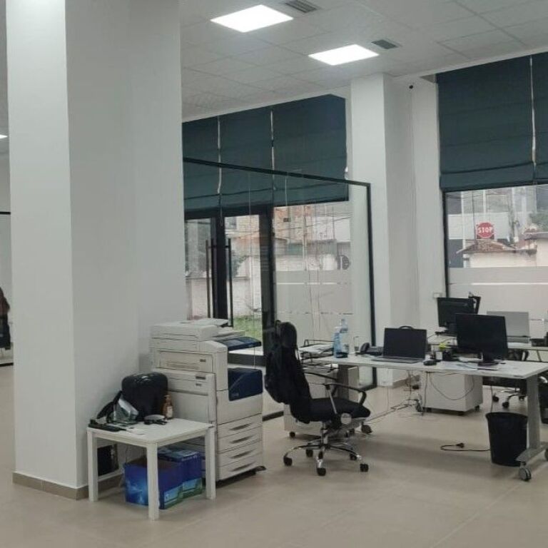 🏢 Commercial Space for Sale 420 m² Premium – Barricades Street ✨