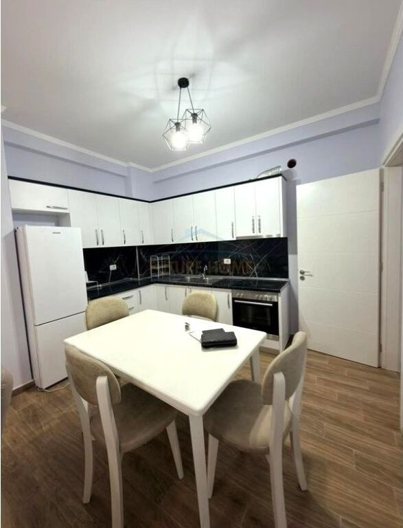 Shitet, Apartament 2+1+2, Rotonda e Astirit, Tirane.