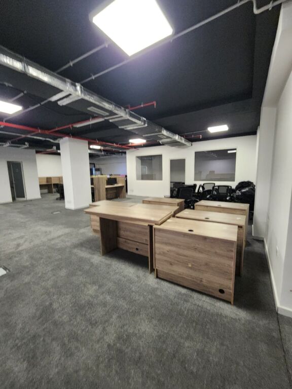 💫Ufficio Elite in Affitto (Via Elbasanit - Facoltà di Economia📍) 300m² (PIANO 0) Open Space 🔥🔥 1800€ NETTO 💶💶