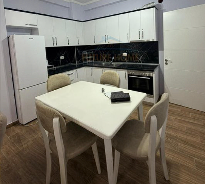 Shitet, Apartament 2+1+2, Rotonda e Astirit, Tirane.