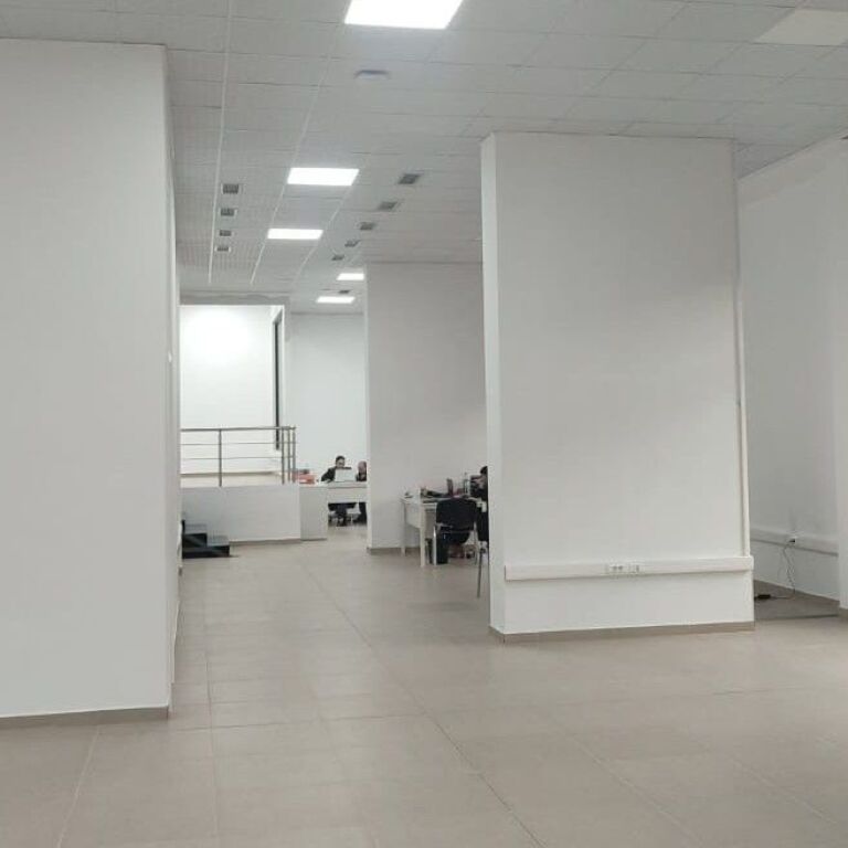 🏢 Commercial Space for Sale 420 m² Premium – Barricades Street ✨