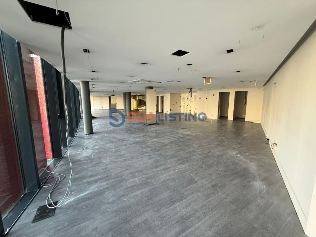 🏢 Ambient Zyrash me Qira – Air Albania