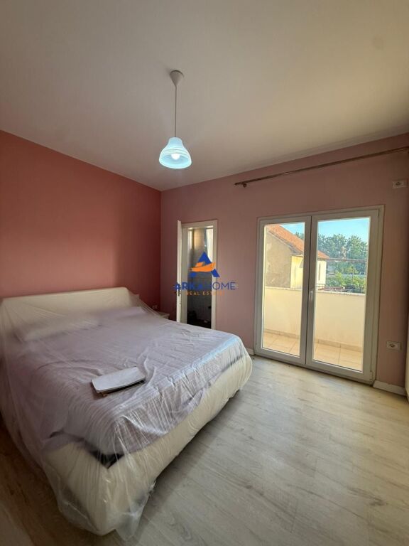 VILLA IN VENDITA CON 6 APPARTAMENTI "PRESSO L'EX PIAZZALE AQUILA" 700.000 EURO (TRATTABILE)