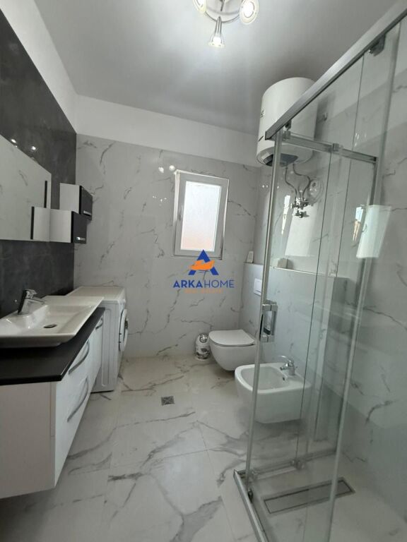 VILLA IN VENDITA CON 6 APPARTAMENTI "PRESSO L'EX PIAZZALE AQUILA" 700.000 EURO (TRATTABILE)