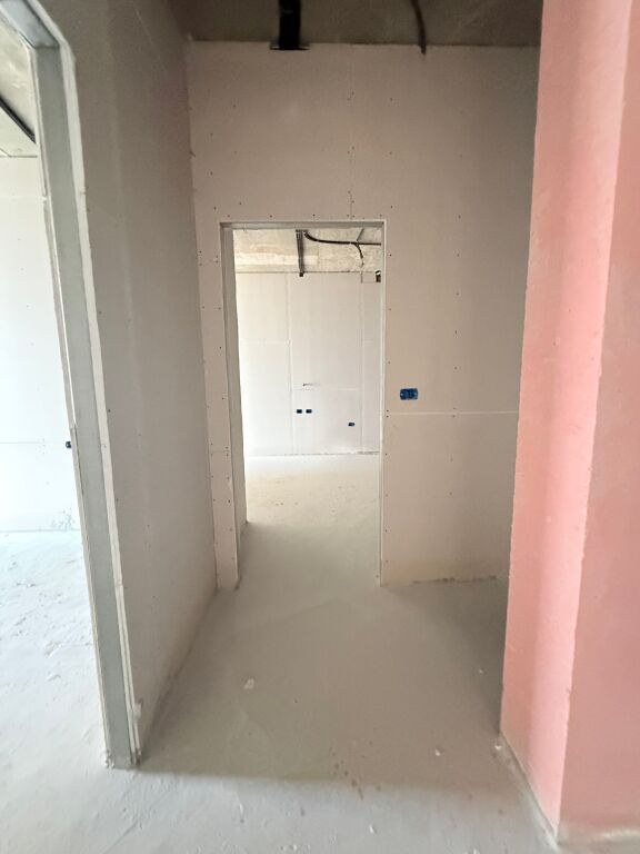 APARTAMENT 2+1 ME VERANDE PER SHITJE FOLIE VILLAGE