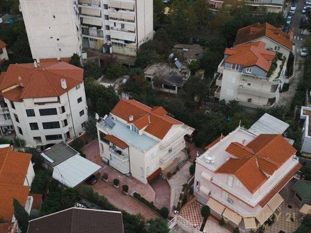 Vilë me qira për biznes tek Vilat e Selitës!