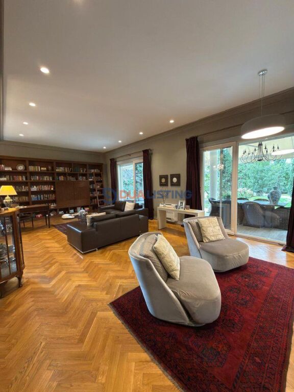 Villa Individuale Classica in Vendita!!