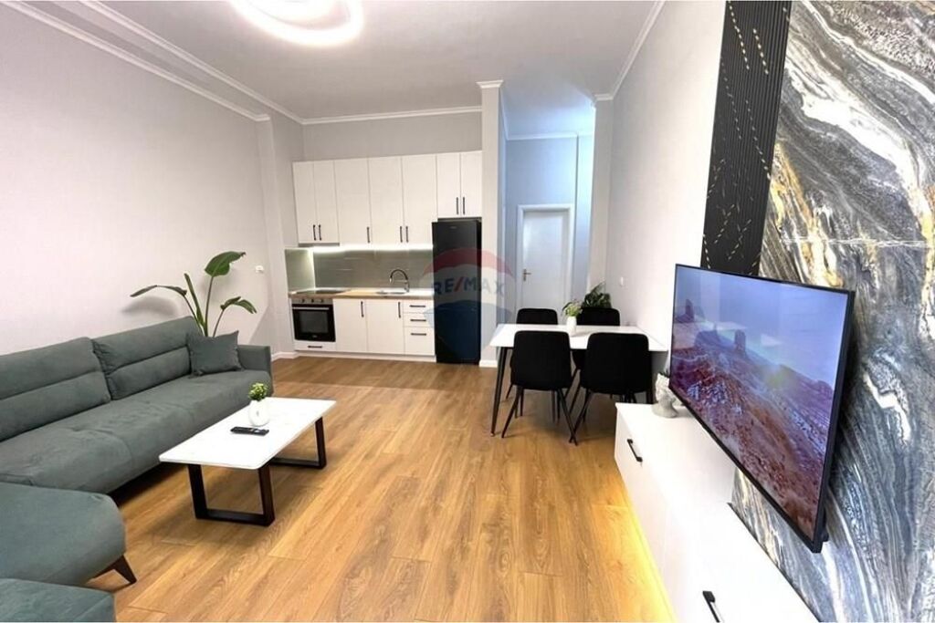 Apartament - Për Shitje - Rruga Sotir Caci, Tiranë