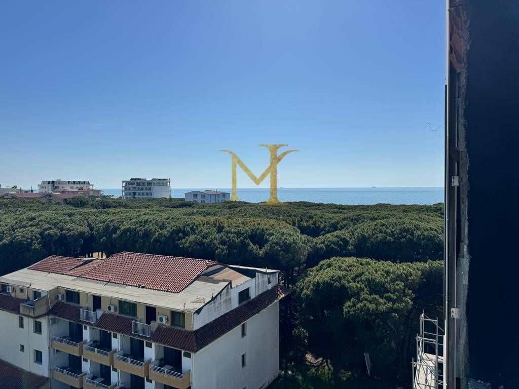 Shitet apartament në zonën Golem, tipologji 2+1. Pallati i ri, me pamje nga deti