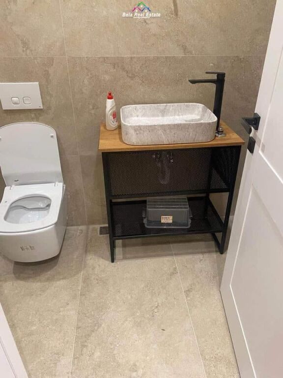 Zyre Me Qera Ne Astir (ID BZ2930) Tirane