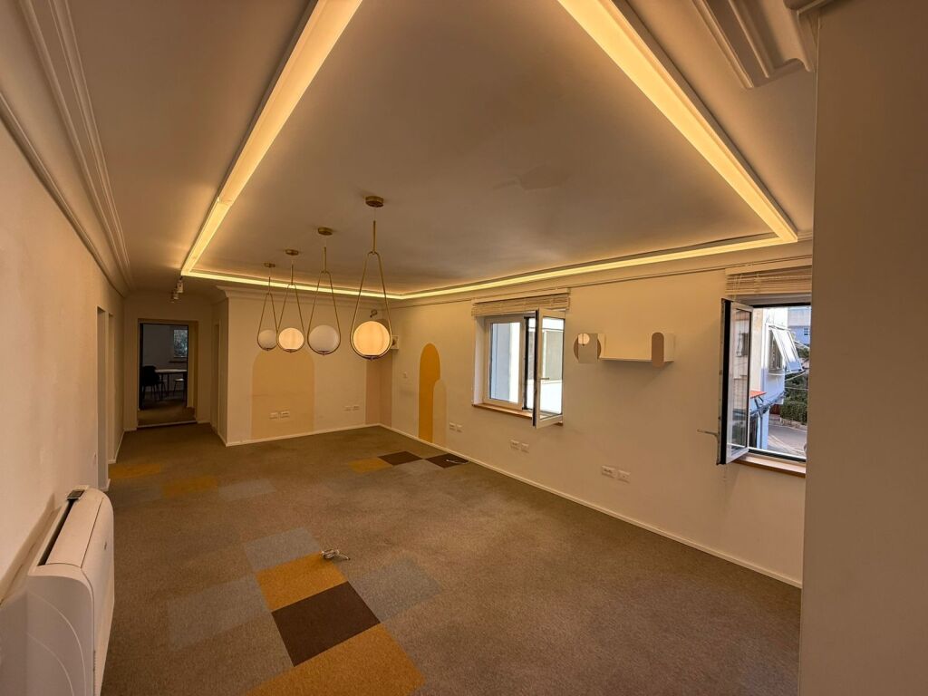 🏢✨ ME QIRA | ZYRË PREMIUM – ZOGU I ZI ✨🏢