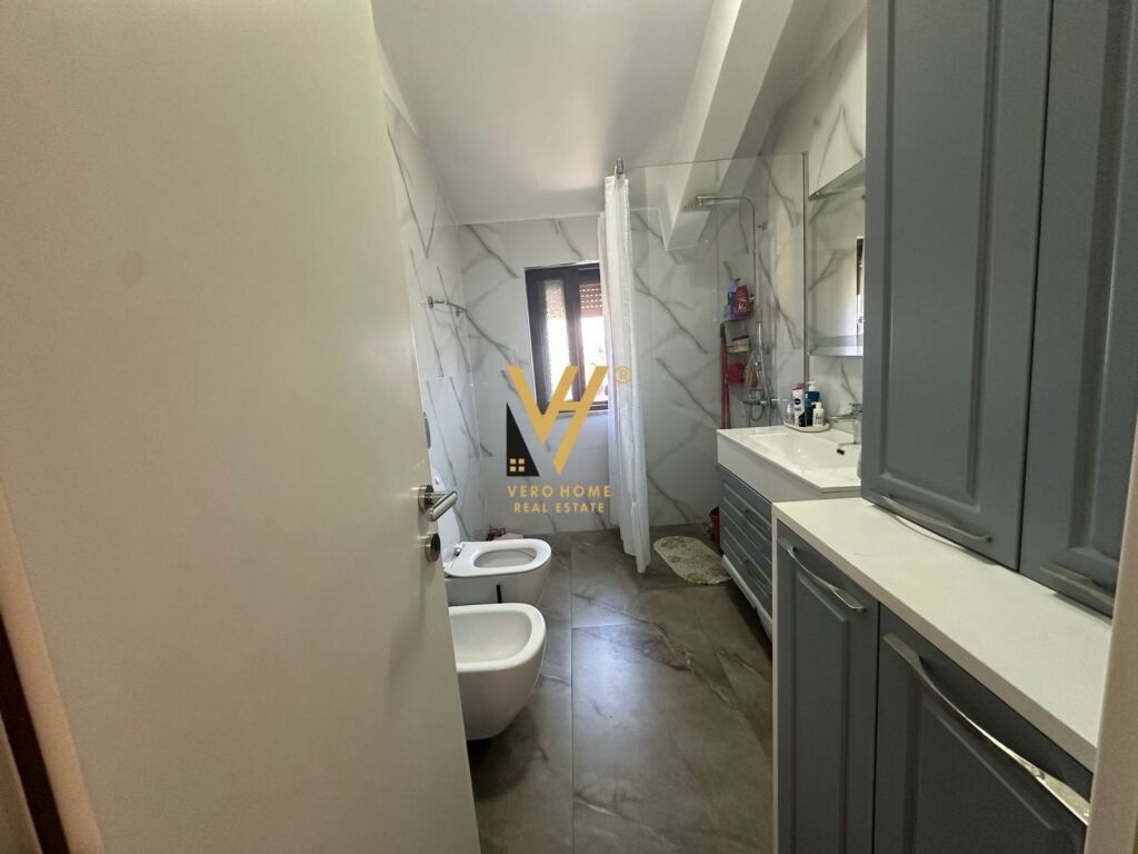 JEPET APARTAMENT 2+1+VERANDE ME QIRA TEK OXHAKU 750 EURO