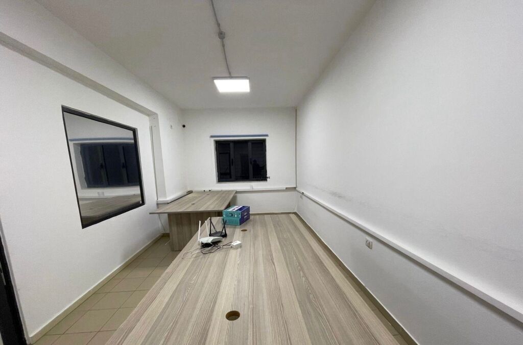 UFFICIO IN AFFITTO 140M2 PAZARI I RI 750 EURO FH-71915