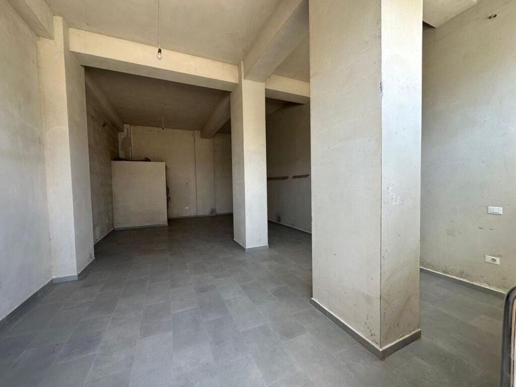 🏪 Jepet me qira dyqan në Astir