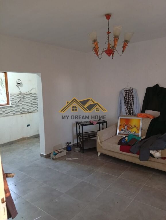 Shitet, Shtepi Private, Sukth, Durres. Per Rikostruksion