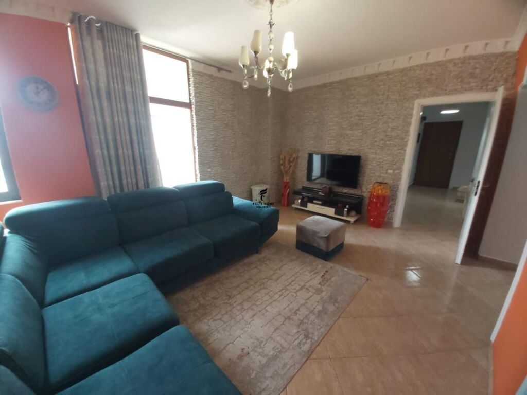 APPARTAMENTO IN AFFITTO 2+1 MERCATO ELETTRICO 55.000 LEKE FH-72126