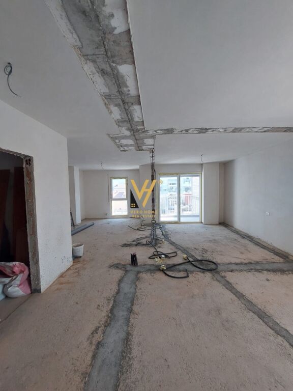 VENDESI APPARTAMENTO 2+1+2+BLK A XHAMLLIK 222.000 EURO