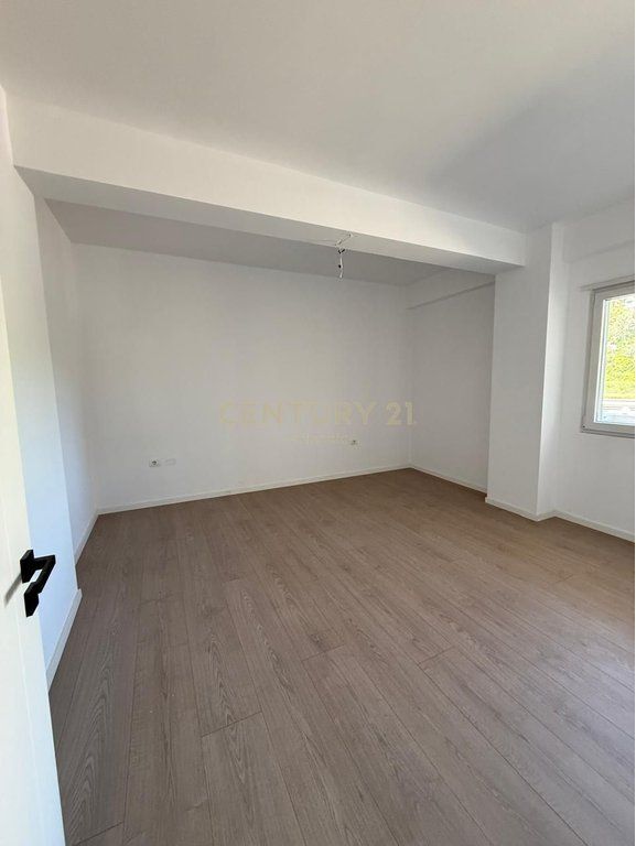 Hotel me 17 Apartamente në Shitje – Investim Ideal në Shkëmbi i Kavajës