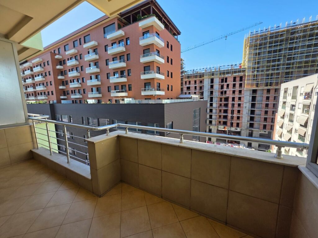 1+1,furnished,black bird near Le Bon,650 eueo
