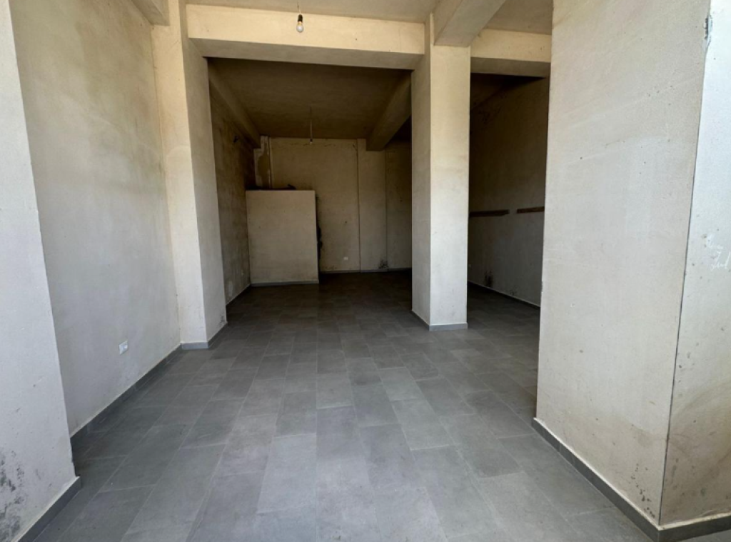 SHOP FOR RENT – Astir