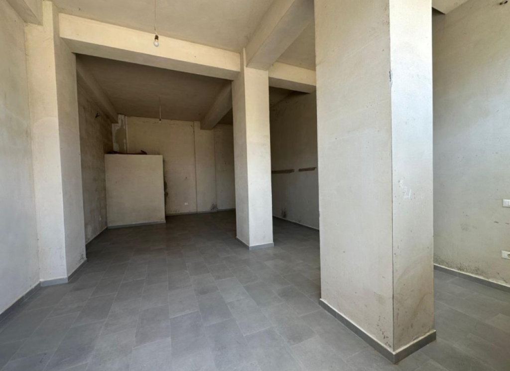 SHOP FOR RENT – Astir