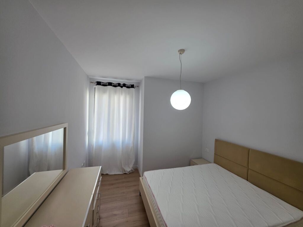 1+1,furnished,black bird near Le Bon,650 eueo