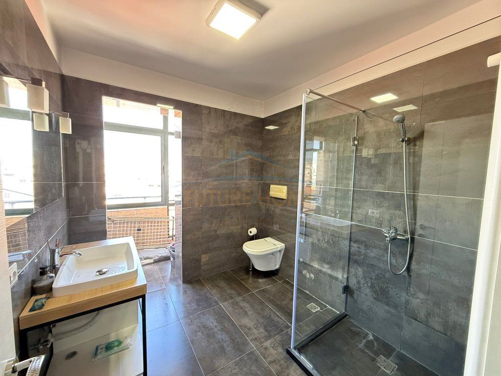 Shitet, Apartament 2+1+2, Selite