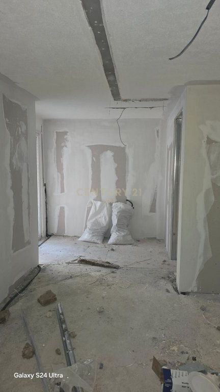 SHITET DUPLEX NE VIJE TE PARE TEK SHKEMBI I KAVAJES