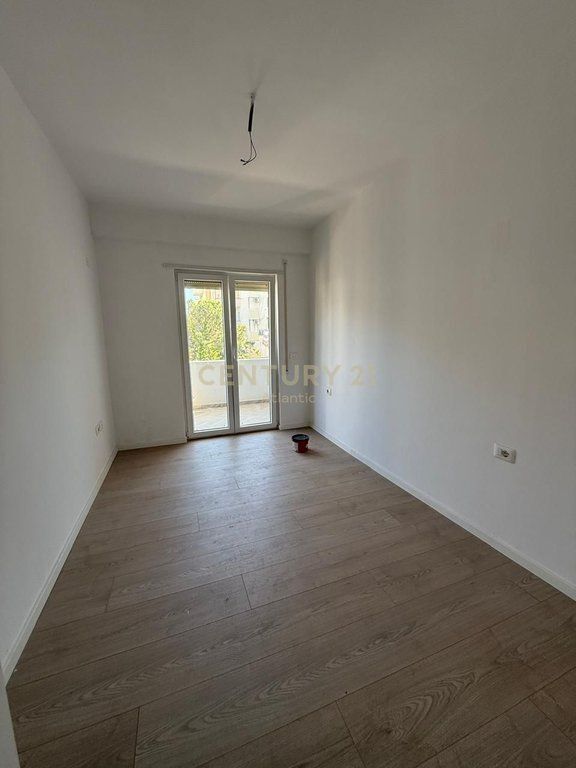 Hotel me 17 Apartamente në Shitje – Investim Ideal në Shkëmbi i Kavajës