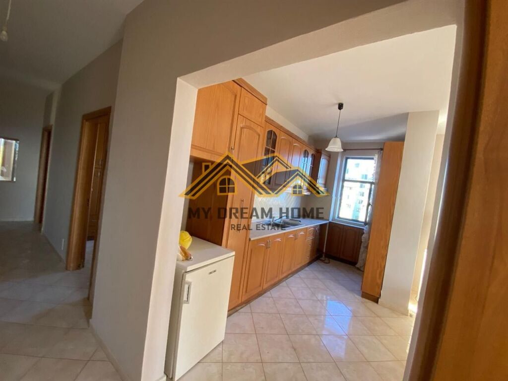 SHITET APARTAMENT 3+1+2 PAMJE DETI, RROTA KUQE PLAZH