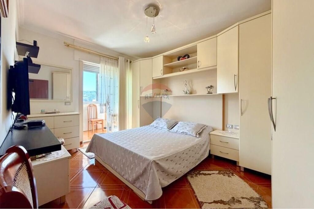Apartament 2+1 Per Shitje Komuna Parisit