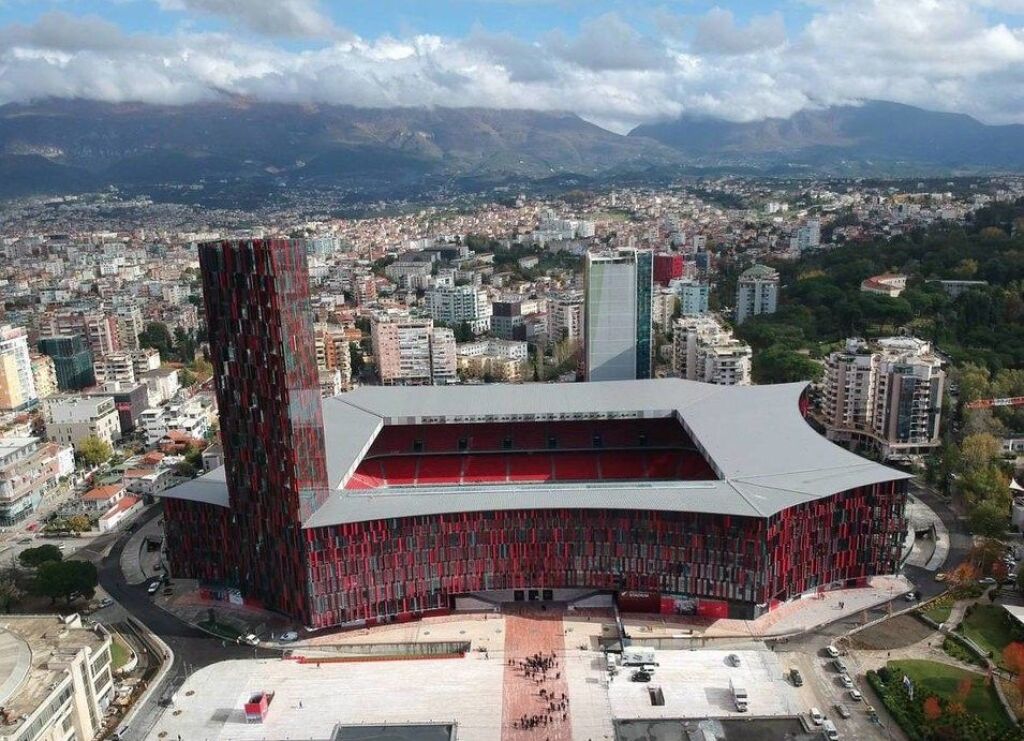 Shitet njësi komerciale pranë Stadiumit “Air Albania”