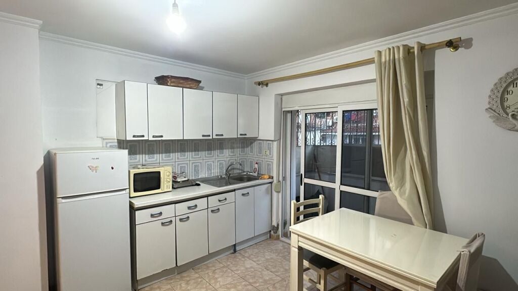 Apartament 1+1 me qera tek Ish Restorant Durresi