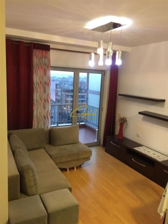 APARTAMENT ME QIRA 2+1 RRUGA XHANFIZE KEKO 50.000 LEKE