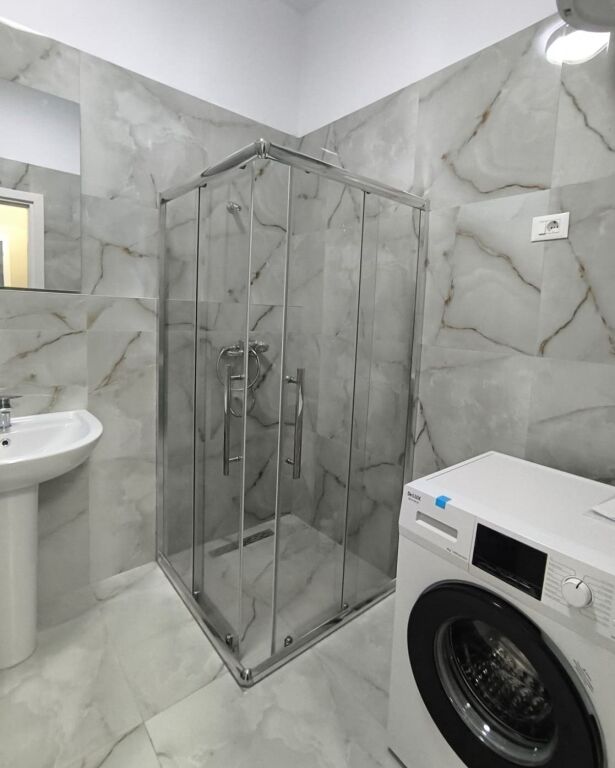 🏡 Jepet me qira apartament 1+1 te Kompleksi Aura, rruga Dritan Hoxha📍