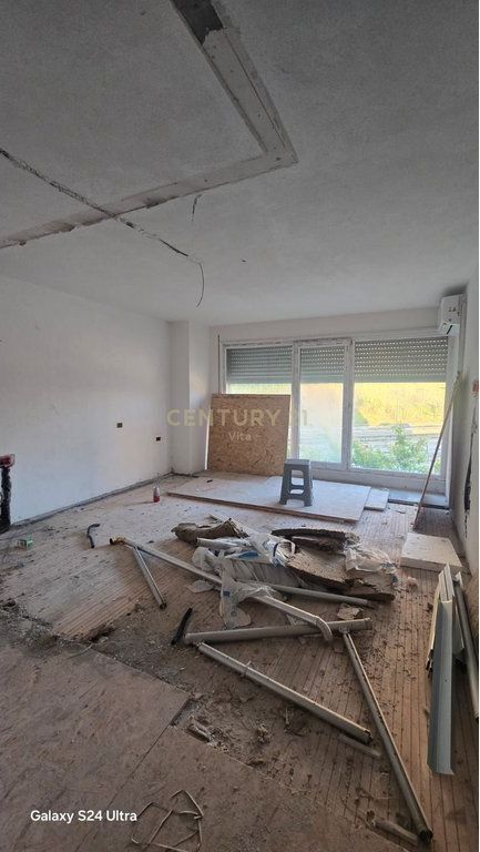 SHITET DUPLEX NE VIJE TE PARE TEK SHKEMBI I KAVAJES